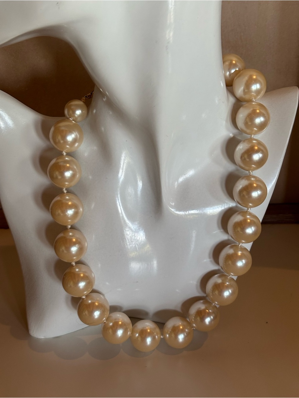 Oversized Faux Pearl Statement Necklace | Classic Glam Chunky Pearl Necklace
